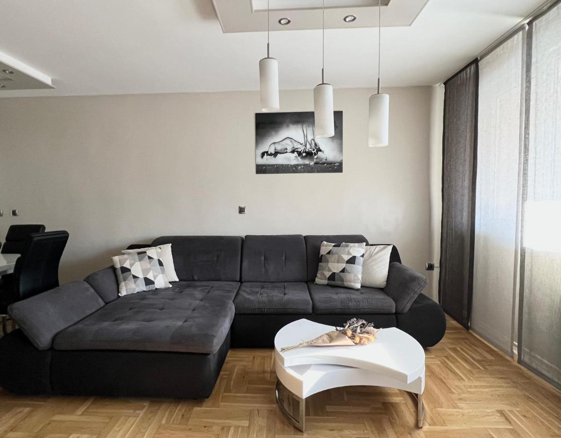 Apartment Flower House 6
